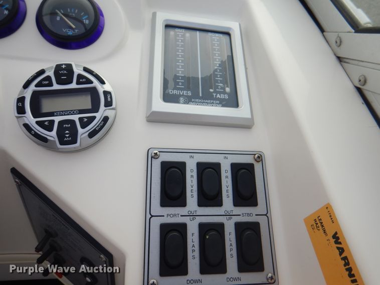 image for item KW9945 1995 Check Mate Convincor  boat