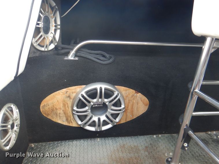 image for item KW9945 1995 Check Mate Convincor  boat