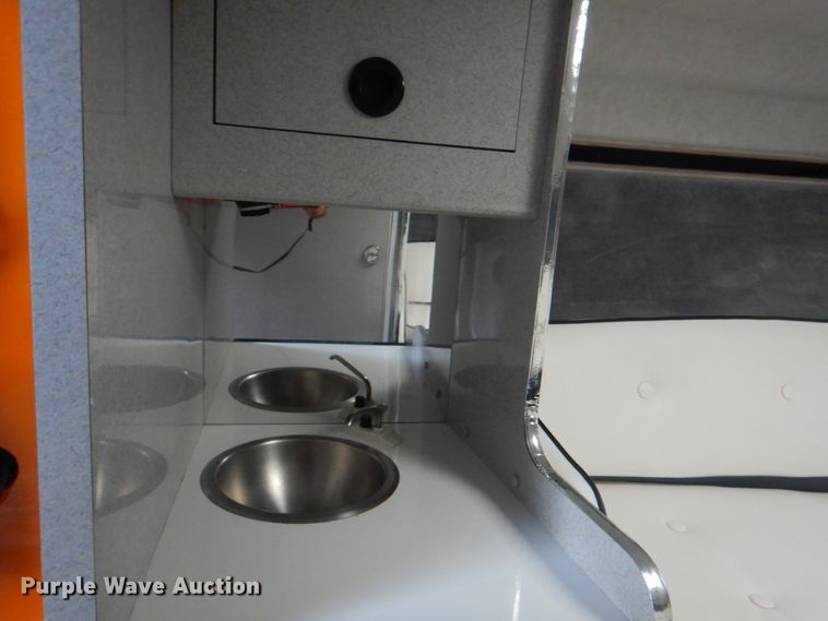 image for item KW9945 1995 Check Mate Convincor  boat