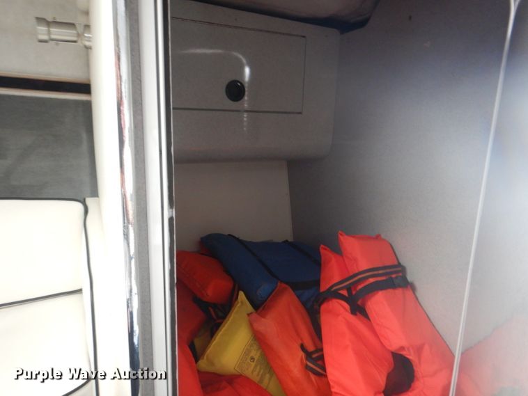 image for item KW9945 1995 Check Mate Convincor  boat