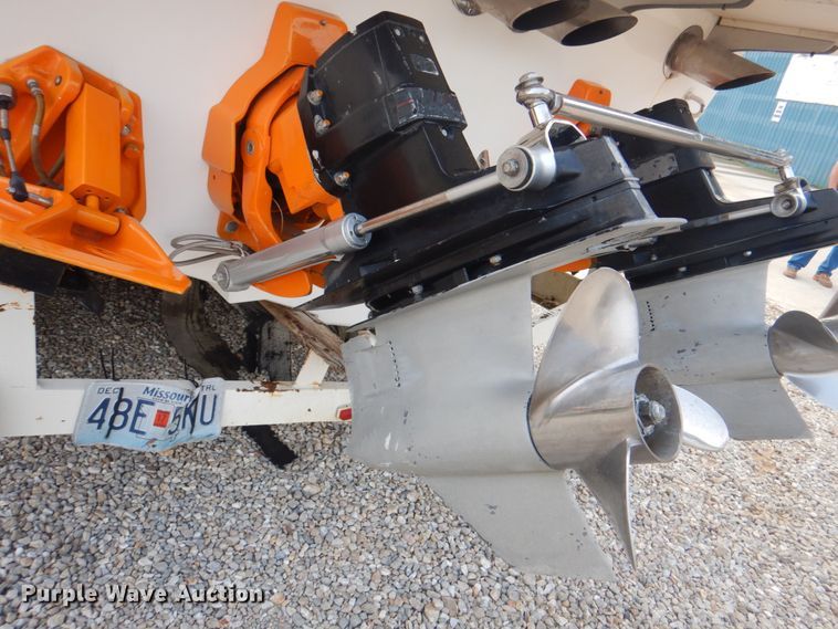 image for item KW9945 1995 Check Mate Convincor  boat