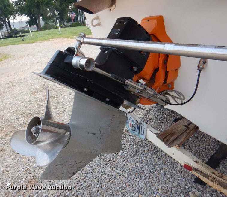 image for item KW9945 1995 Check Mate Convincor  boat