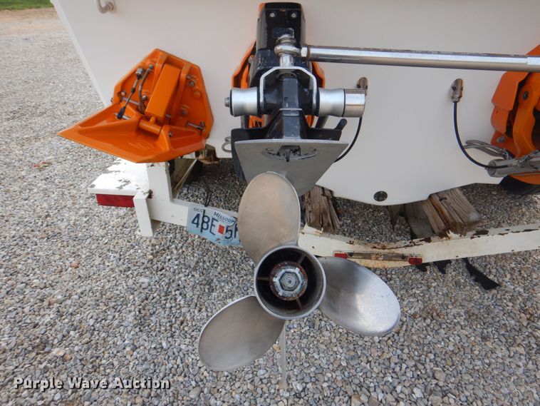 image for item KW9945 1995 Check Mate Convincor  boat