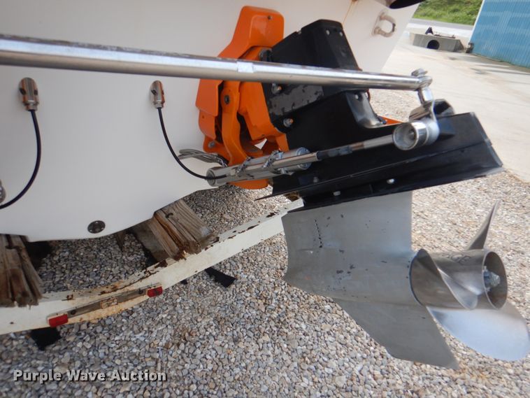 image for item KW9945 1995 Check Mate Convincor  boat