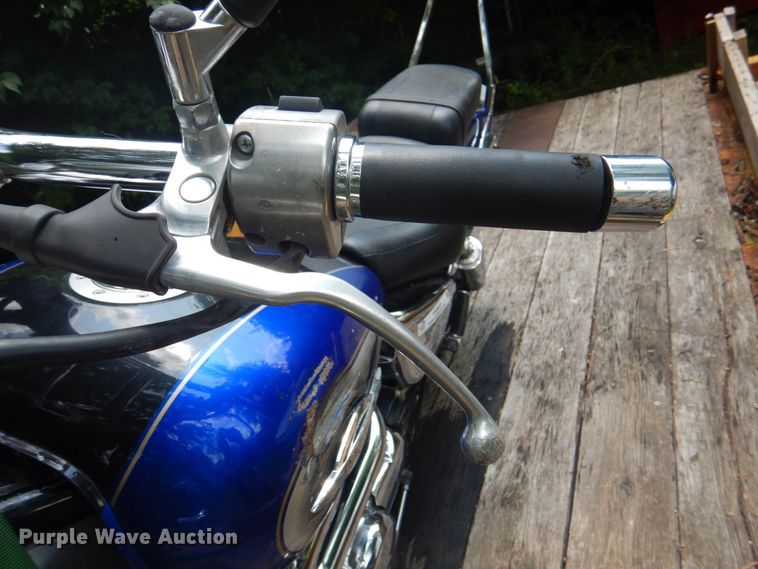 image for item KW9954 2000 Suzuki Marauder  motorcycle