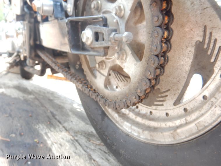 image for item KW9954 2000 Suzuki Marauder  motorcycle