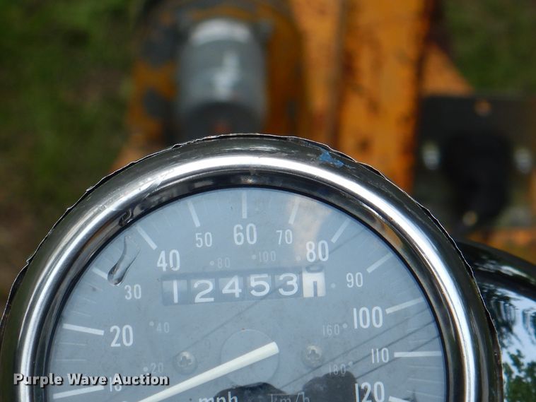 image for item KW9954 2000 Suzuki Marauder  motorcycle