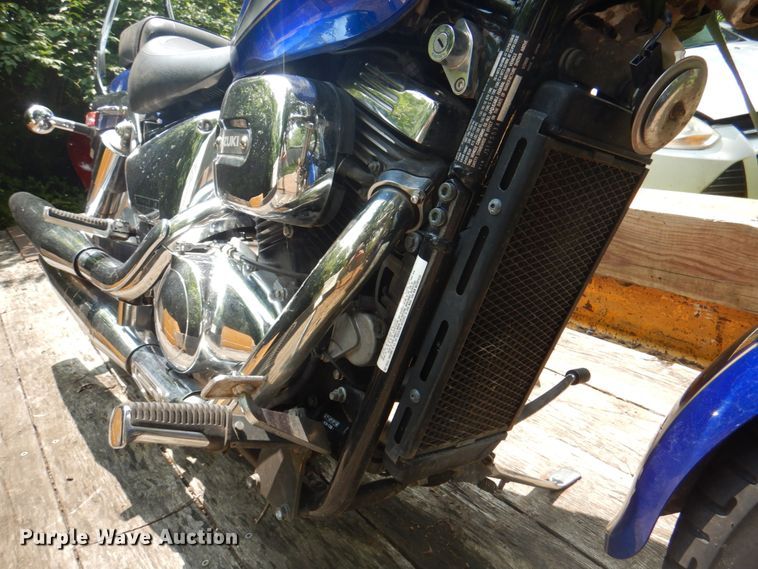 image for item KW9954 2000 Suzuki Marauder  motorcycle