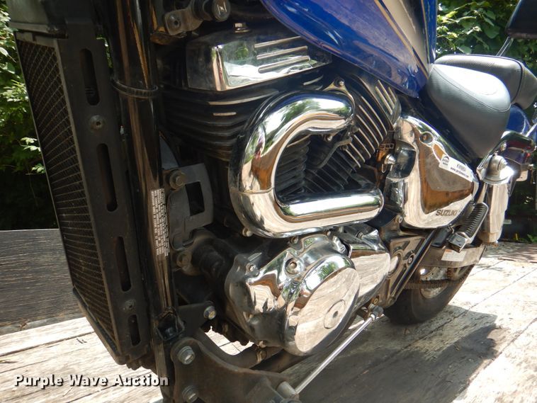image for item KW9954 2000 Suzuki Marauder  motorcycle