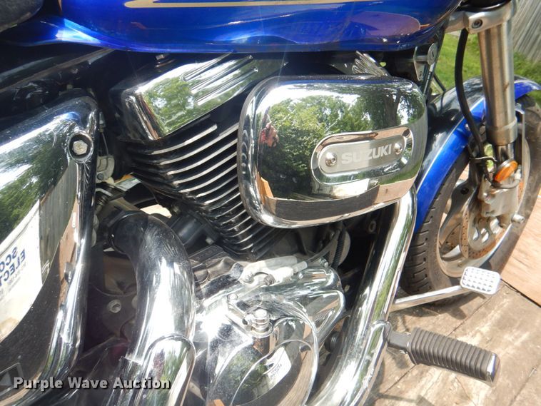 image for item KW9954 2000 Suzuki Marauder  motorcycle