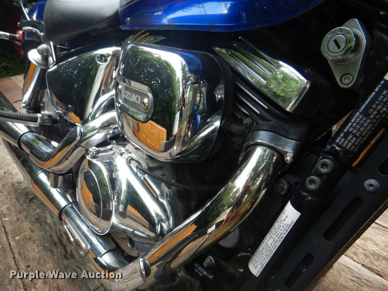 image for item KW9954 2000 Suzuki Marauder  motorcycle