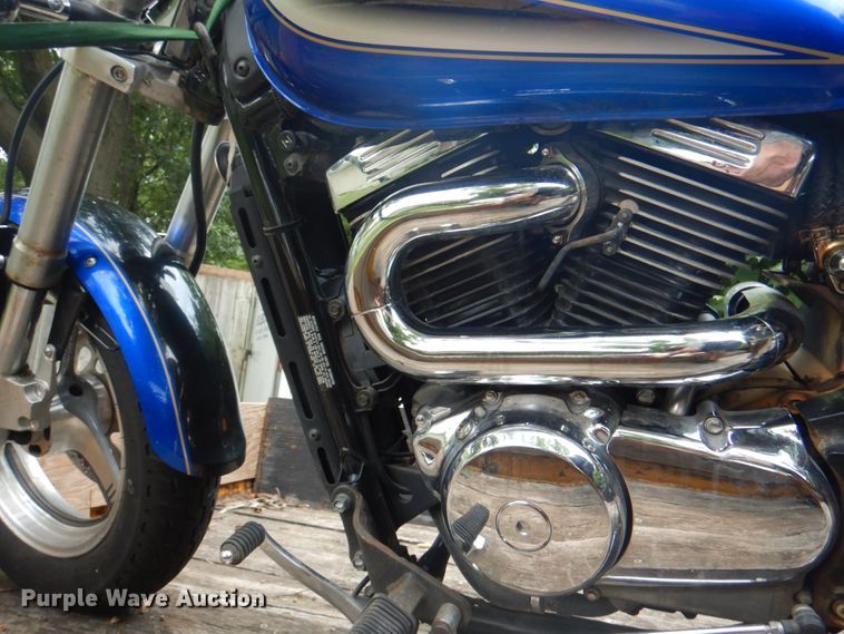 image for item KW9954 2000 Suzuki Marauder  motorcycle