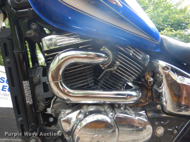 image for item KW9954 2000 Suzuki Marauder  motorcycle