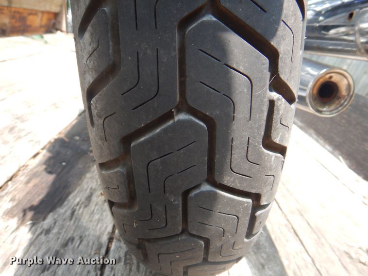 image for item KW9954 2000 Suzuki Marauder  motorcycle