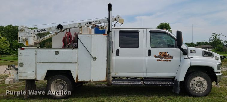 image for item L1295 2006 Chevrolet C4500  utility / service truck