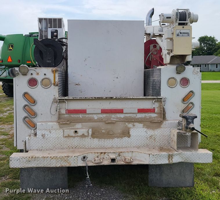 image for item L1295 2006 Chevrolet C4500  utility / service truck