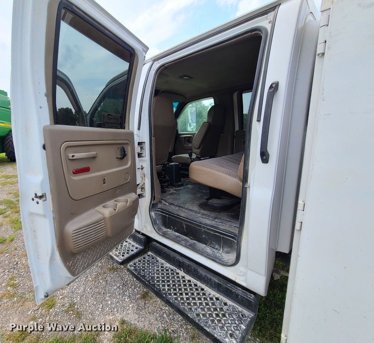 image for item L1295 2006 Chevrolet C4500  utility / service truck