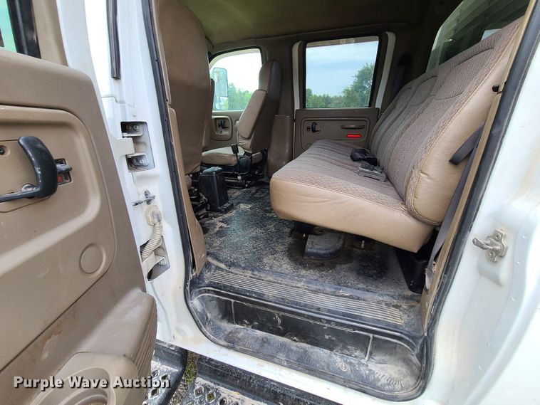 image for item L1295 2006 Chevrolet C4500  utility / service truck
