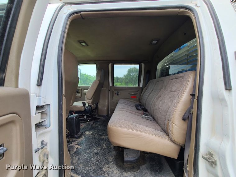 image for item L1295 2006 Chevrolet C4500  utility / service truck