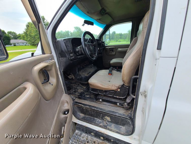 image for item L1295 2006 Chevrolet C4500  utility / service truck
