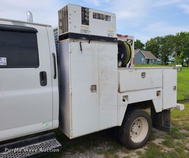 image for item L1295 2006 Chevrolet C4500  utility / service truck