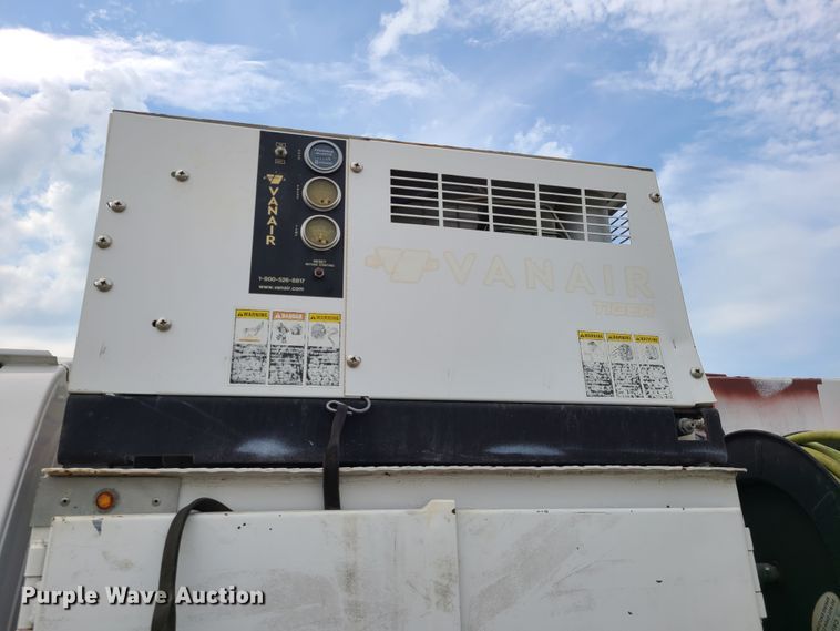 image for item L1295 2006 Chevrolet C4500  utility / service truck