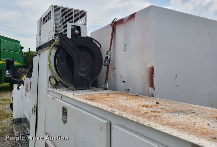 image for item L1295 2006 Chevrolet C4500  utility / service truck