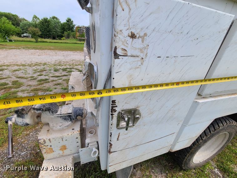 image for item L1295 2006 Chevrolet C4500  utility / service truck