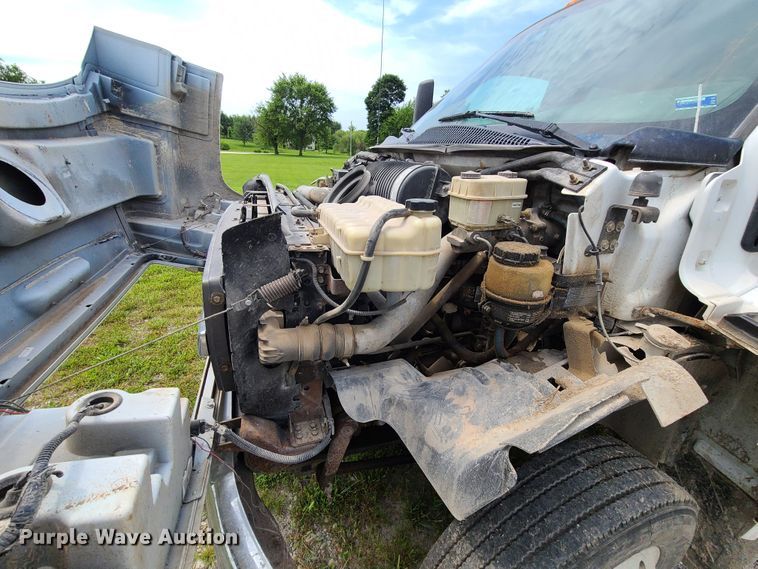 image for item L1295 2006 Chevrolet C4500  utility / service truck