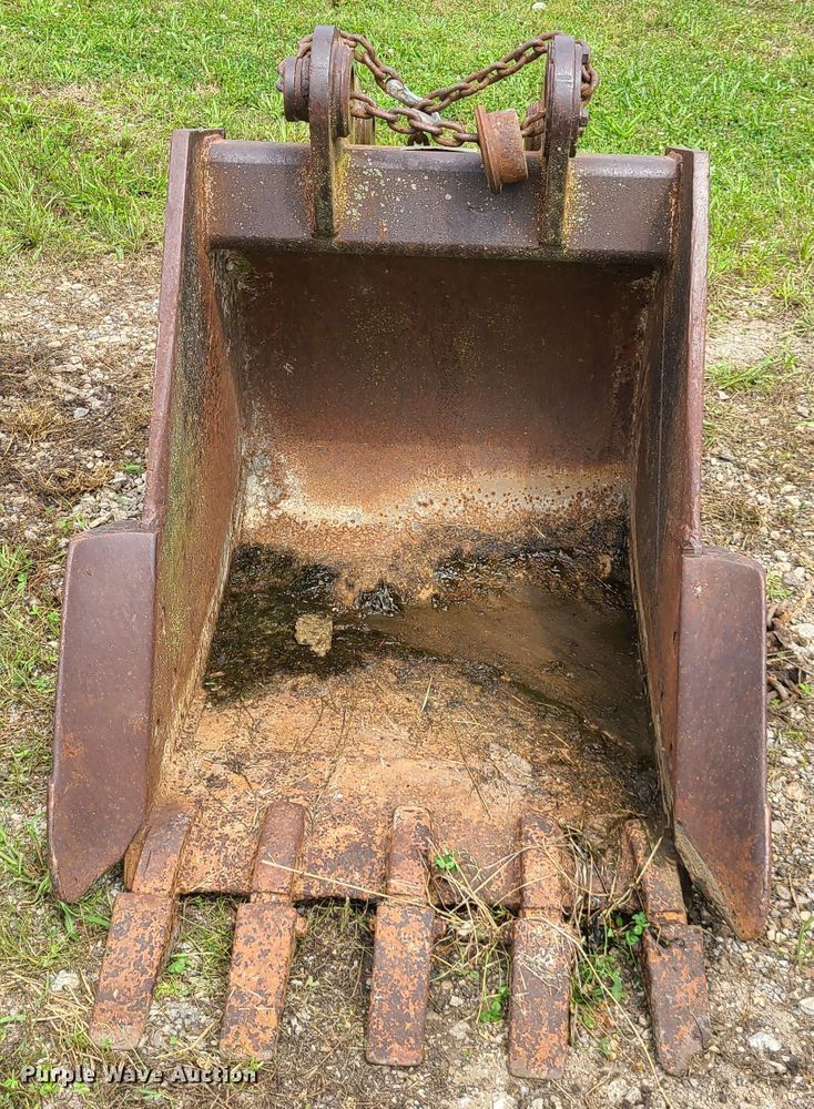 image for item L1299 Gannon  36"W excavator bucket