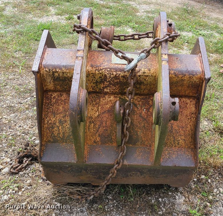 image for item L1299 Gannon  36"W excavator bucket