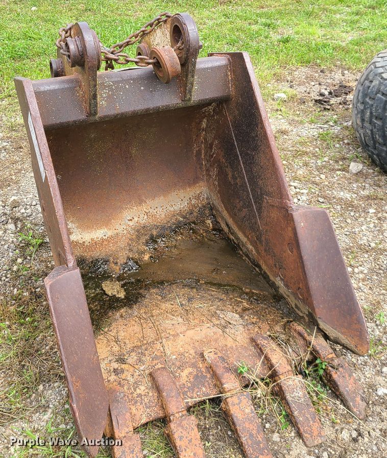 image for item L1299 Gannon  36"W excavator bucket