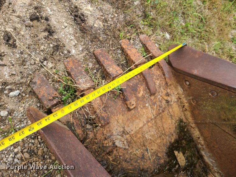 image for item L1299 Gannon  36"W excavator bucket