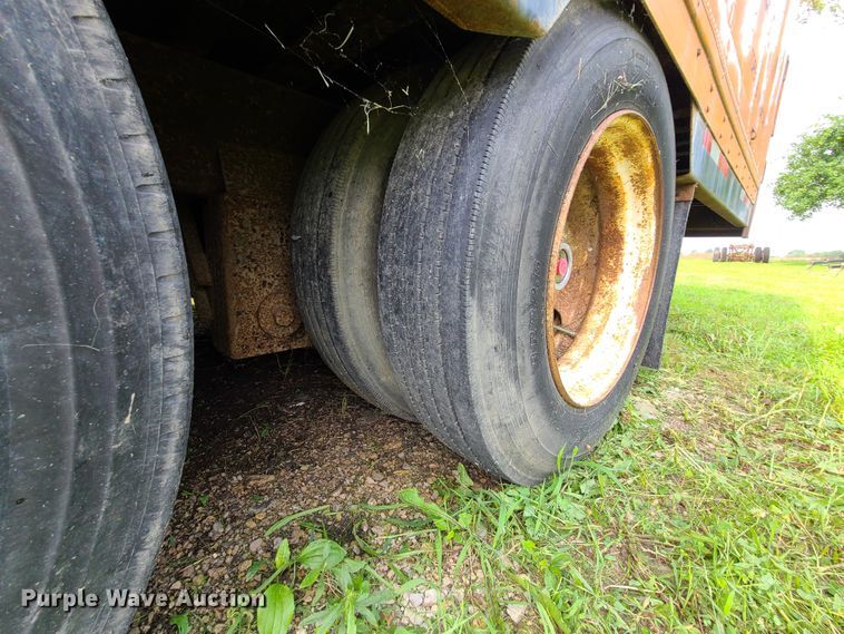 image for item L1304 1987 Kentucky  dry van trailer