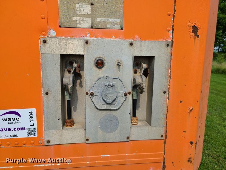 image for item L1304 1987 Kentucky  dry van trailer