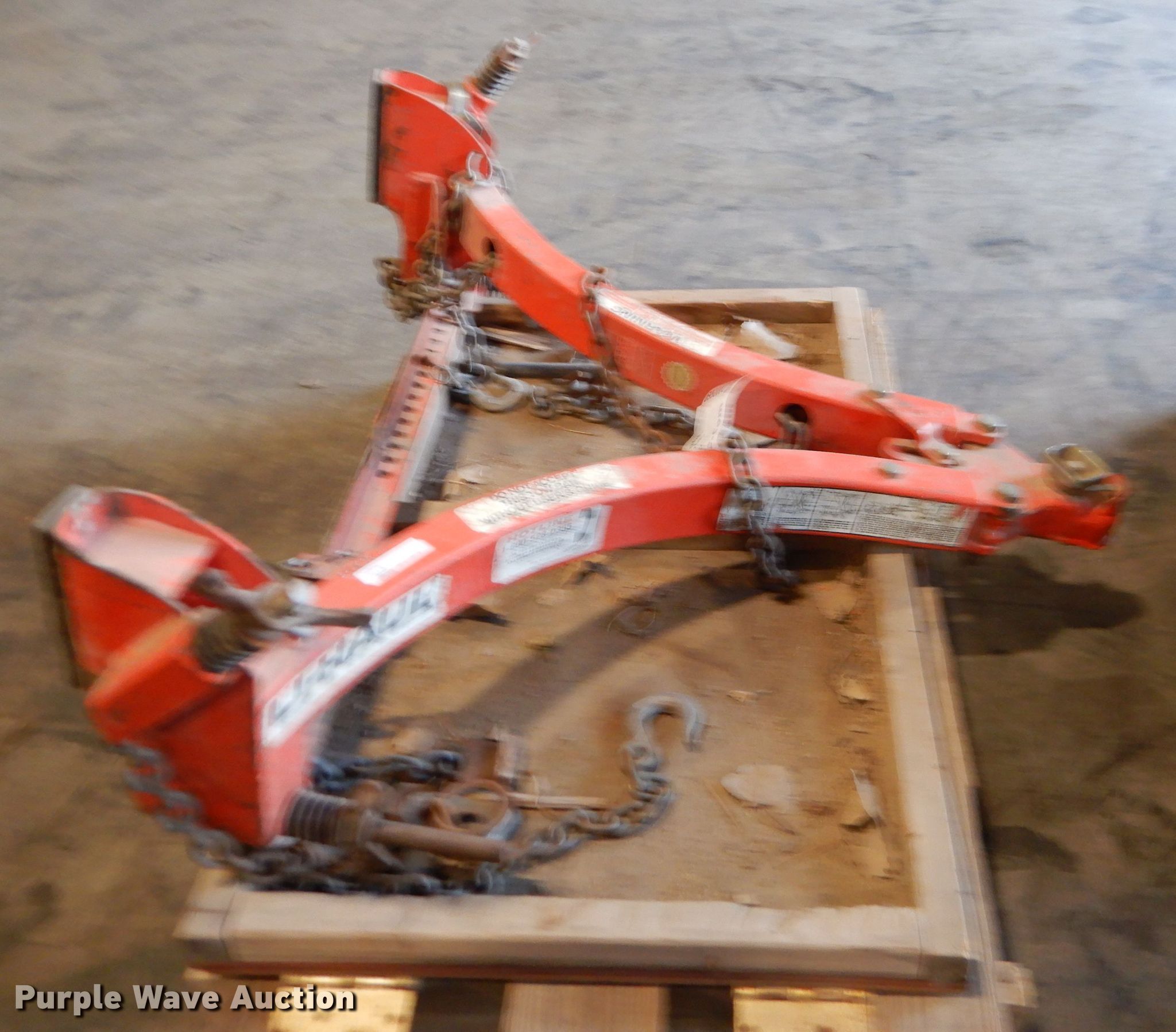 UHaul tow bar in Kansas City, MO Item DM0569 sold Purple Wave