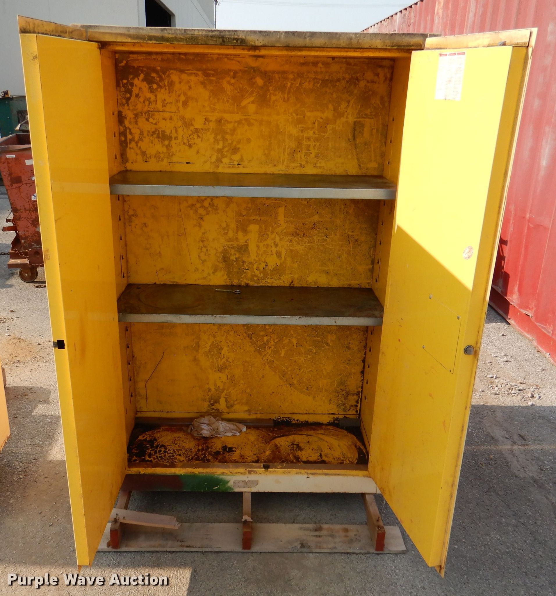 (5) Hazmat in Kansas City, MO Item DM0580 sold Purple Wave