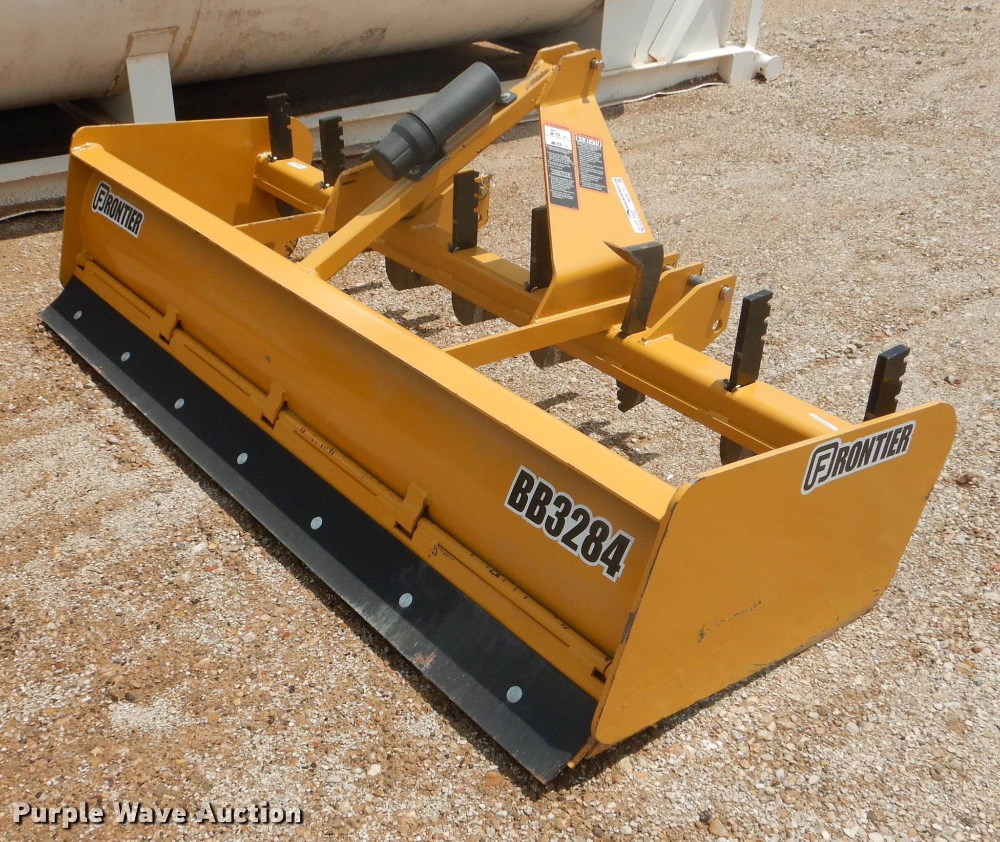 Frontier BB3284 box blade in Slaton, TX Item HC9173 sold Purple Wave