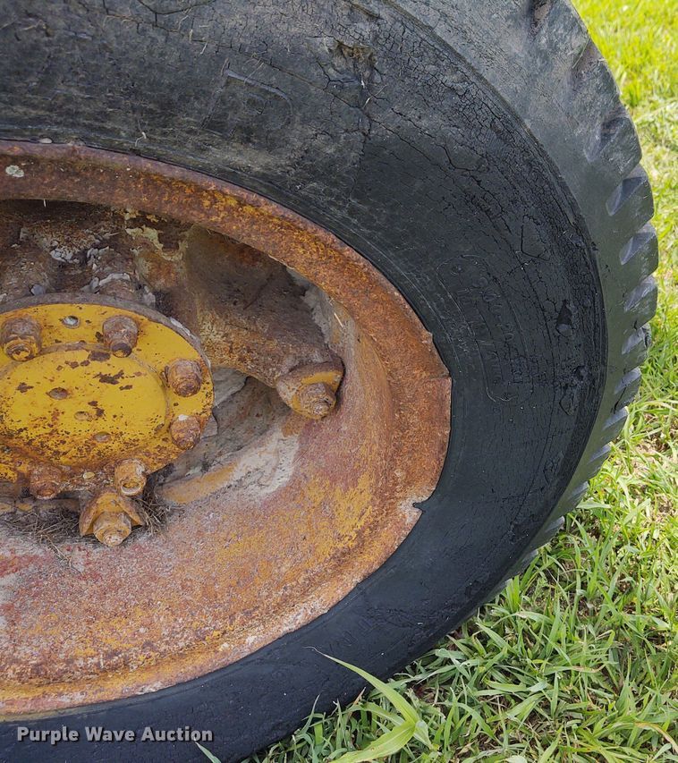 image for item BY9363 Detroit Diesel  twelve cylinder diesel engine