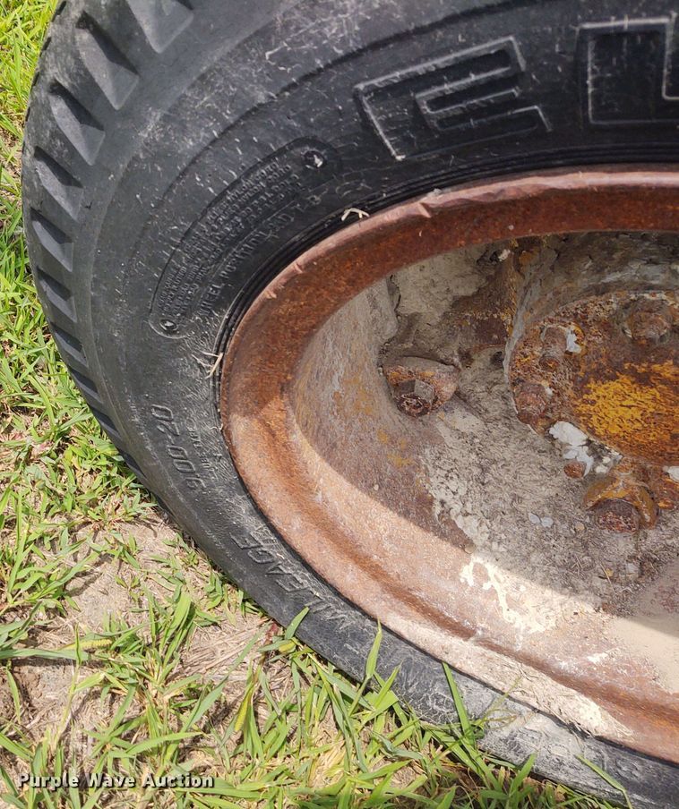 image for item BY9363 Detroit Diesel  twelve cylinder diesel engine