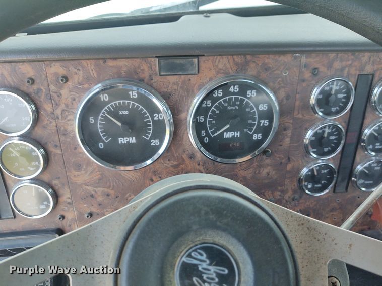 image for item BY9367 1999 International 9200 Eagle  semi truck