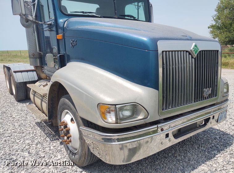 image for item BY9367 1999 International 9200 Eagle  semi truck