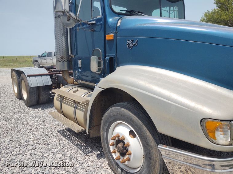 image for item BY9367 1999 International 9200 Eagle  semi truck