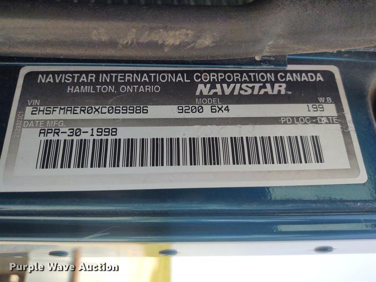 image for item BY9367 1999 International 9200 Eagle  semi truck