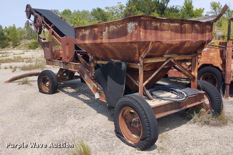 image for item BY9373 Sesco  stacking conveyor