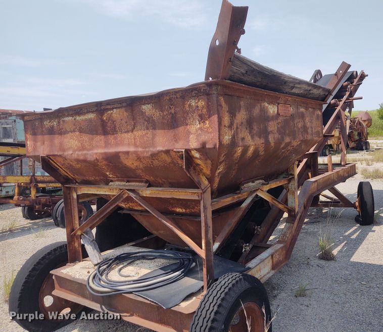 image for item BY9373 Sesco  stacking conveyor