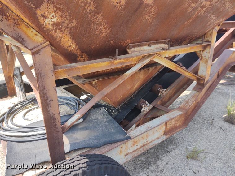 image for item BY9373 Sesco  stacking conveyor