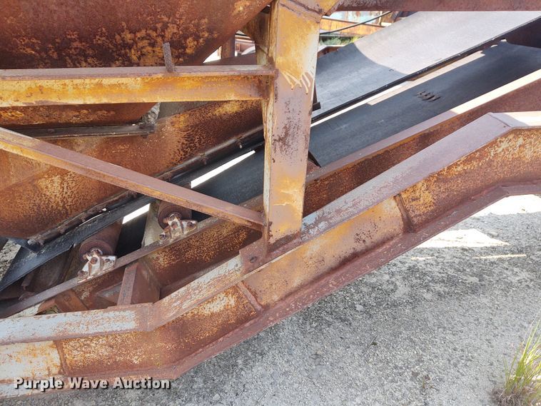 image for item BY9373 Sesco  stacking conveyor