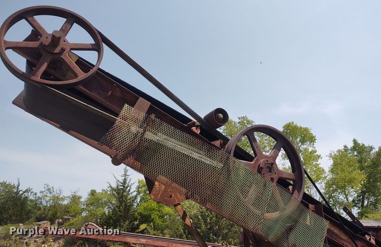 image for item BY9373 Sesco  stacking conveyor