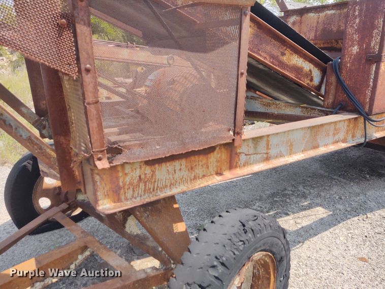 image for item BY9373 Sesco  stacking conveyor